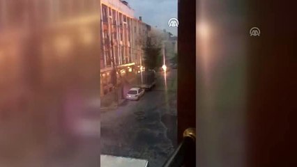 Sultangazi'de elektrik trafosu patladı