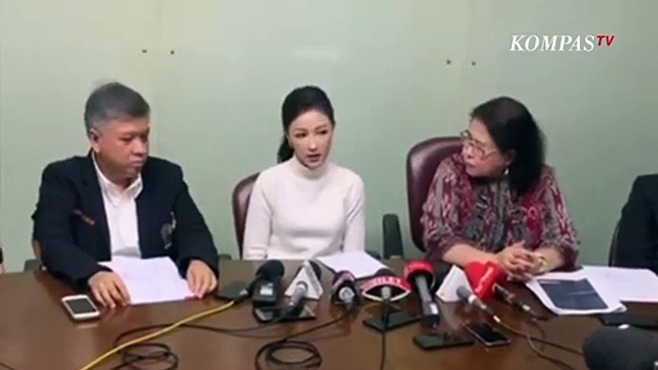 Terbang ke Shanghai, Pramugari Garuda Siwi Sidi...