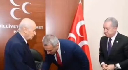 Alperenler MHP'ye geçen başkana bu videoyla cevap verdi
