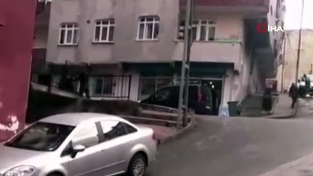 İstanbul'da sokak ortasında kadına dehşeti yaşattı!
