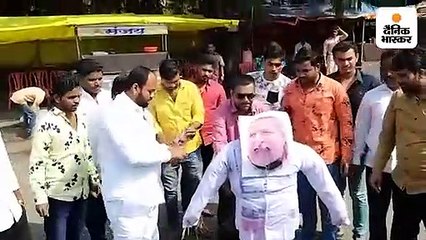 'आज के शिवाजी नरेंद्र मोदी' किताब पर विवाद