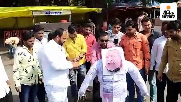 'आज के शिवाजी नरेंद्र मोदी' किताब पर विवाद, संजय राउत बोले- छत्रपति से तुलना बर्दाश्त नहीं, 4 शहरों में हुए प्रदर्शन