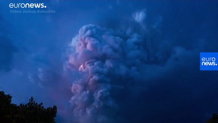 [Vídeo] Los impresionantes rayos provocados por el volcán filipino Taal