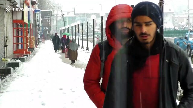 Flight operations disrupted after snowfall In Kashmir