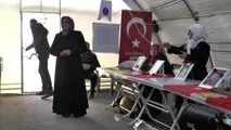 Diyarbakır annelerinin oturma eylemine bir anne daha katıldı