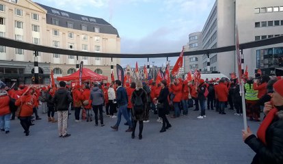 Environ 350 aides-ménagères battent le pavé bruxellois pour un salaire décent