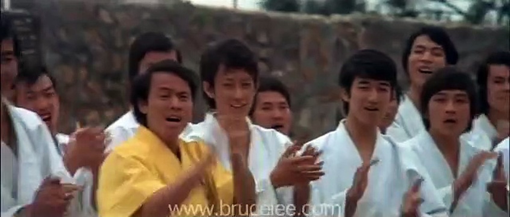 Bruce_Lee_'Enter_The_Dragon'_-_Boards_Don't_Hit_Back