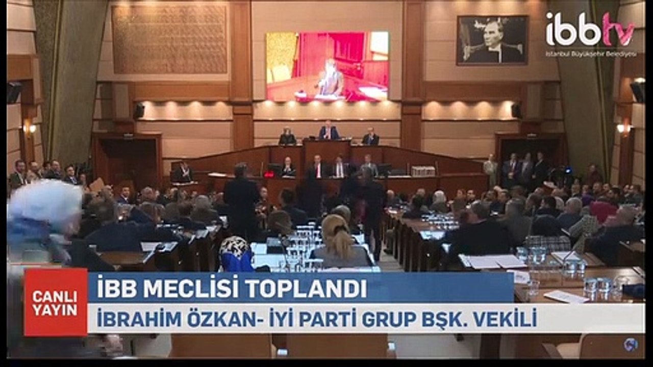 İBB Meclisi'nde olay ! AK Partili meclis üyesi, İYİ Partili ismin üzerine yürüdü