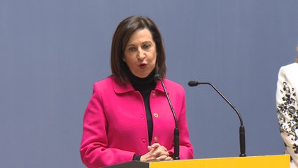 Robles llama a trabajar "por una sociedad más justa"