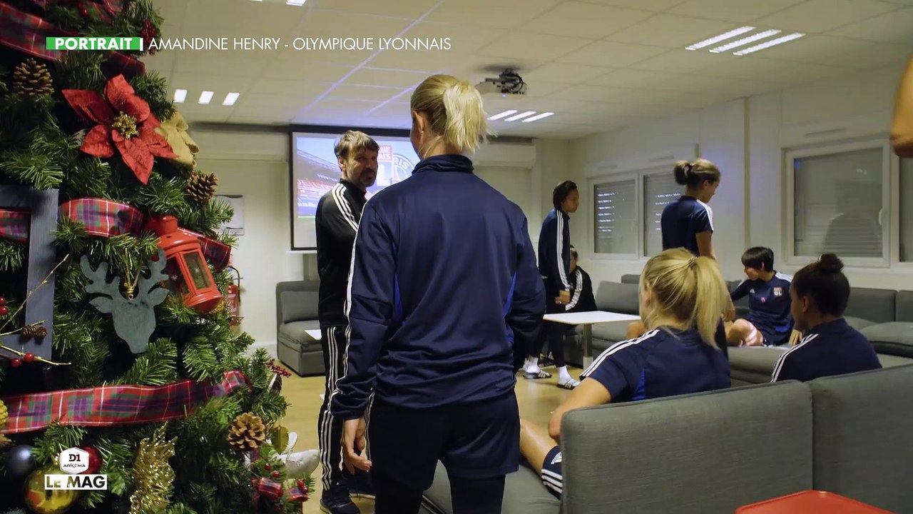 PORTRAIT_AMANDINE_HENRY