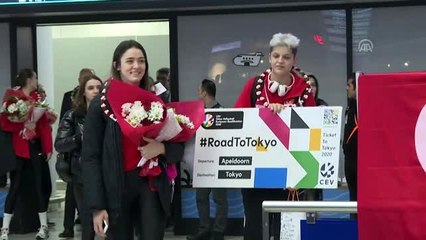 Olimpiyat vizesi alan A Milli Kadın Voleybol Takımı İstanbul'a döndü (1)