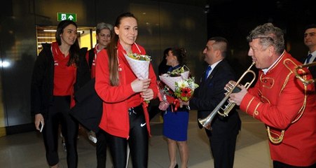 Filenin Sultanlarına havalimanında coşkulu karşılama