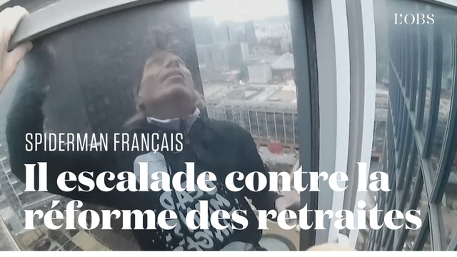 Retraites : Le Spiderman français Alain Robert escalade la tour Total en soutien aux grévistes