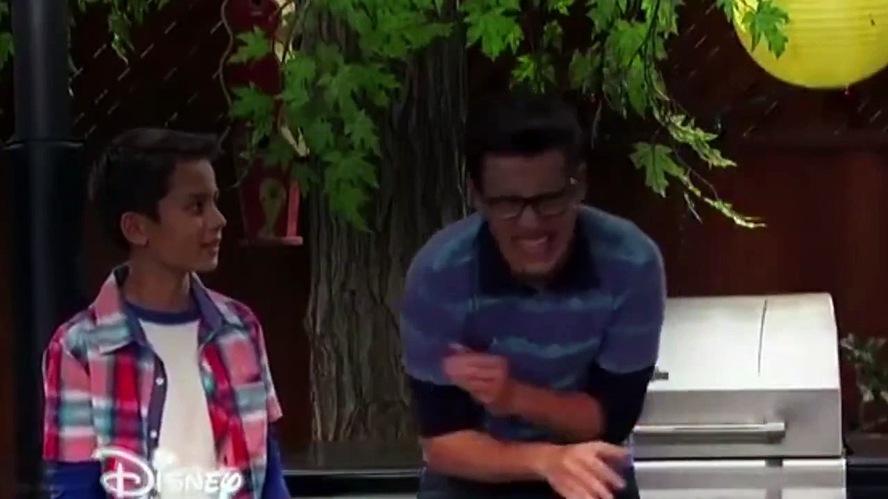 Liv and Maddie - S 02 E 09 - Upcycle-A-Rooney