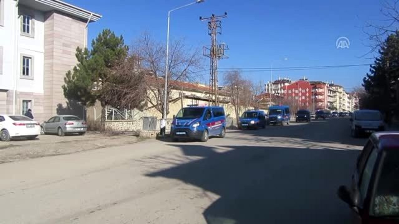 Afyonkarahisar merkezli uyuşturucu operasyonunda 15 kişi tutuklandı