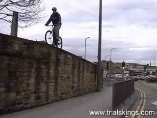 Vtt-trial-saut-mur