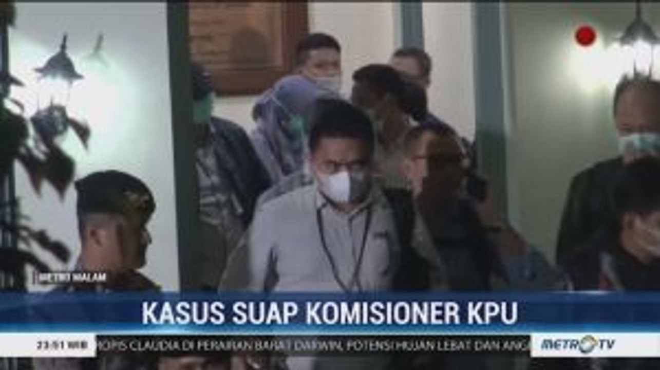 Penyidik KPK Sita 3 Koper Dokumen dari Ruang Kerja Wahyu Setiawan