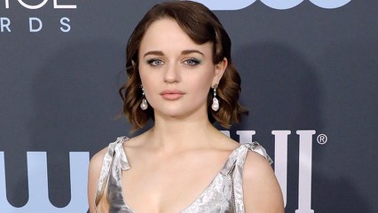 Watch Joey King Freak Out Over Fleabag's 'Hot Priest' Andrew Scott — In Front of Him!