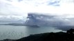 Philippines volcano - Dramatic footage of Taal eruption