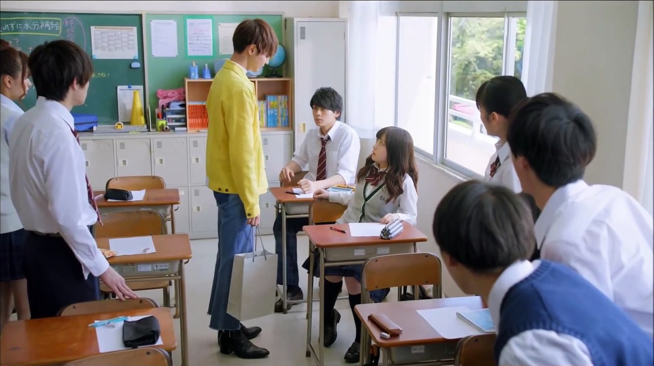 片寄涼太がまるで王子！橋本環奈にひざまずく　映画『午前0時、キスしに来てよ』本編映像 ( 1080 X 1920 )