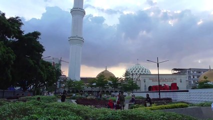 Wonderful Indonesia - Pesona Alun-alun Bandung dan Gadis Bandung