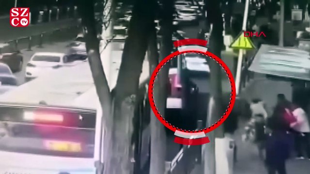 Çin'de yolcu otobüsü çöken yola düştü 6 ölü, 16 yaralı