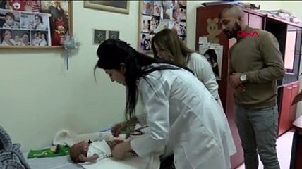Sağlığına kavuşan prematüre bebek, kep ve cübbe ile taburcu edildi