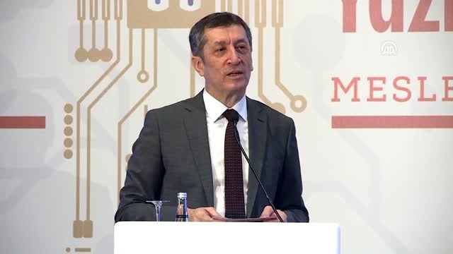Bakan Selçuk: Lise öğrencilerimizin uluslararası sertifikalar almasını çok önemsiyoruz