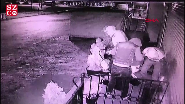 Hem oynadı hem çaldı