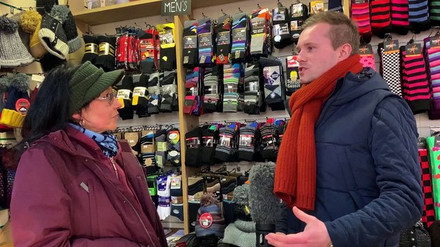 Yma O Hyd Top Of iTunes UK Chart!