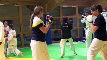 Reportage TL7 sur le club de KARATE  de SAINT GENEST LERPT