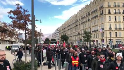 Retraites : à Marseille, le cortège est parti