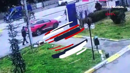 Yaşlı kadın çekicinin kaldırdığı araçtan düştü