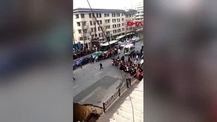 Çin'de yolcu otobüsü çöken yola düştü 6 ölü, 16 yaralı