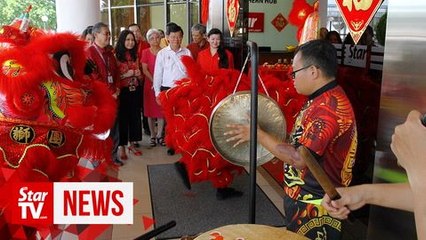 Star treatment for VIP guests on festive visit