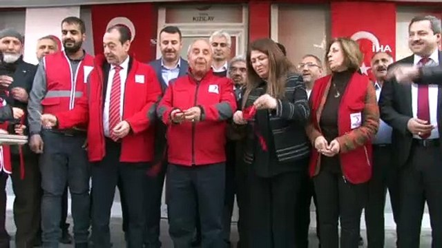 Kızılay Şanlıurfa’da giyim mağazası açtı