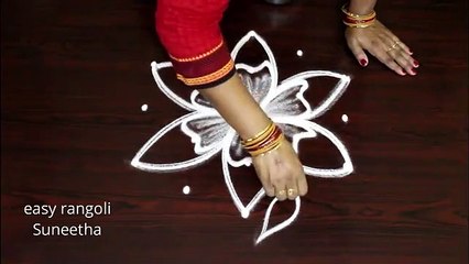 Beautiful flower kolam by Suneetha    easy rangoli muggulu wiht 5 dots    Cute n simple designs