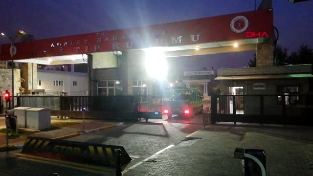 Denizden çıkarılan balıkçının cenazesi adli tıp'a getirildi