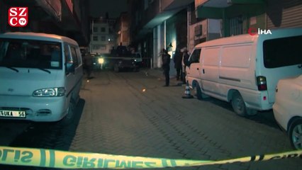 Download Video: Beyoğlu'nda iş yerine silahlı saldırı! 6 el ateş açtılar