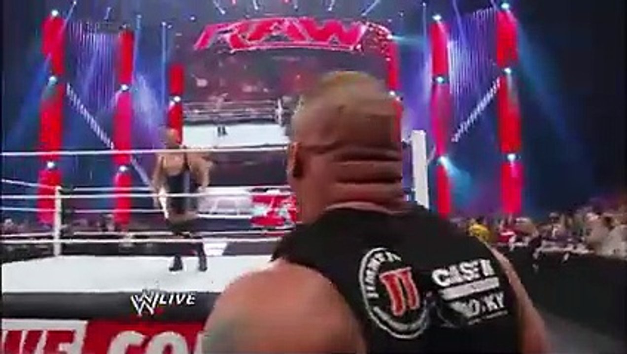 Big_Show_and_Brock_Lesnar_come_face-to-face__Raw%2C_Jan._20%2C_2014(240p)