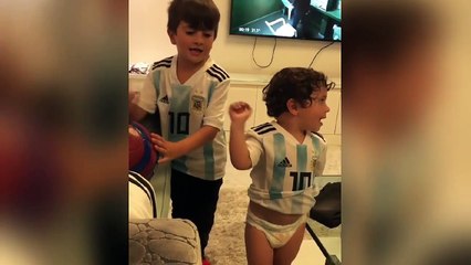 Messi gol attı, çocukları sevindi