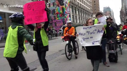 Singing flash mob for bike safety breaks out in Manhattan