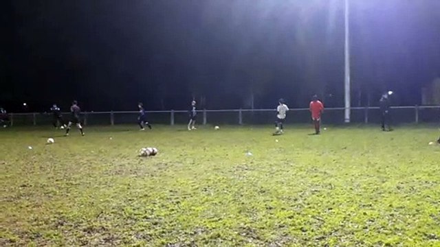 Séance d'entraînement des U17 de Saint-Pryvé Saint-Hilaire par l'éducateur sportif Damien Baujeon