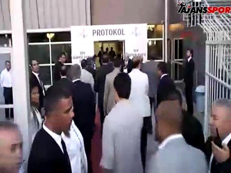 Aysal böyle geldi..