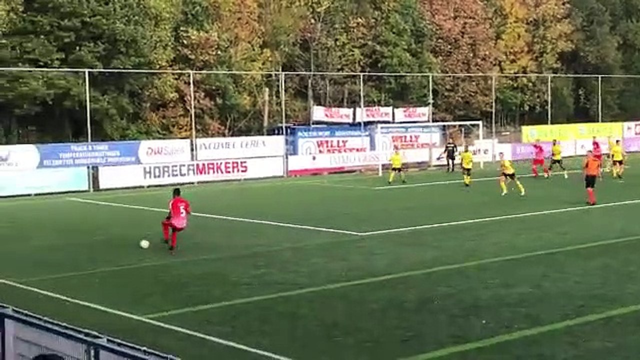 Genç kaleci golü attı, takımına puanı getirdi