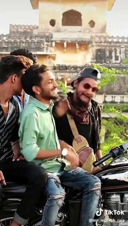 Ek to kam jindagani usse bhi kam hai jawani _ pyar do pyar lo _ Nora Fatehi _Neha Kakkar ( 720 X 720 )