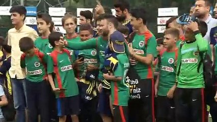 Fenerbahçe'de iki futbolcu antrenmana çıkmadı