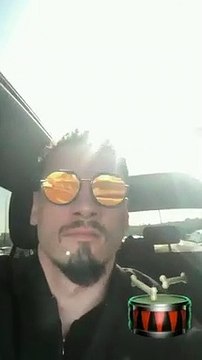 Galatasaray'ın Brezilyalı stoperi Maicon trafikte Ahmet Kaya dinliyor