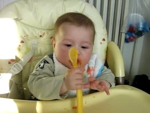 1er repas de carottes pour elyes (suite)