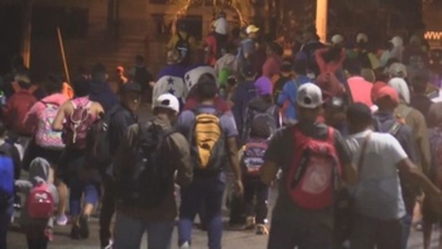 Parte la primera caravana de inmigrantes de Honduras hacia Estados Unidos